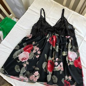 Cacique baby doll nightie black floral size 26/28